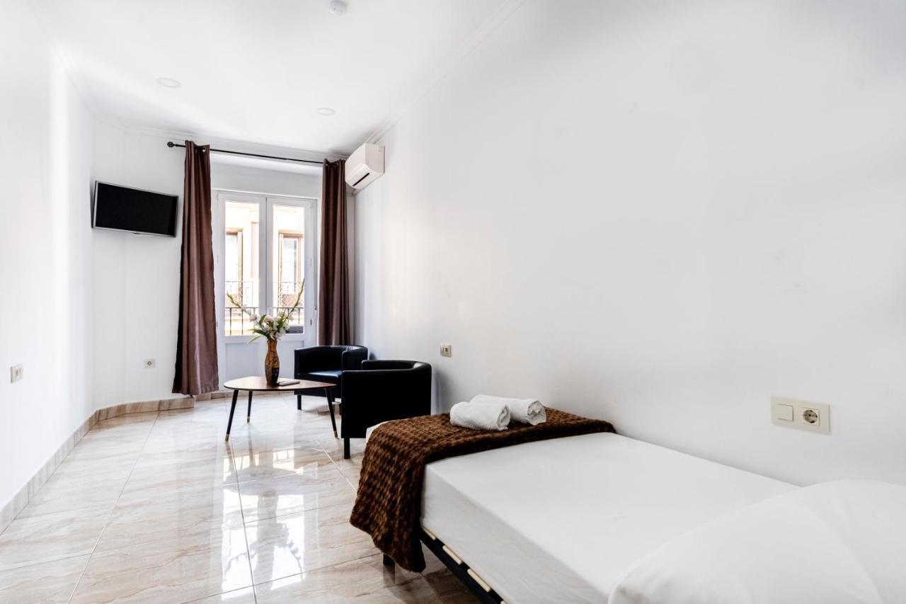 Hostal Rincon De Sol - Centro Madrid - Self Checkin Bagian luar foto