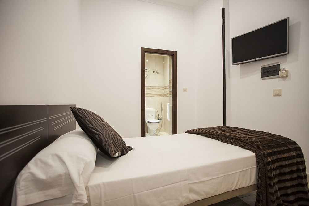 Hostal Rincon De Sol - Centro Madrid - Self Checkin Bagian luar foto